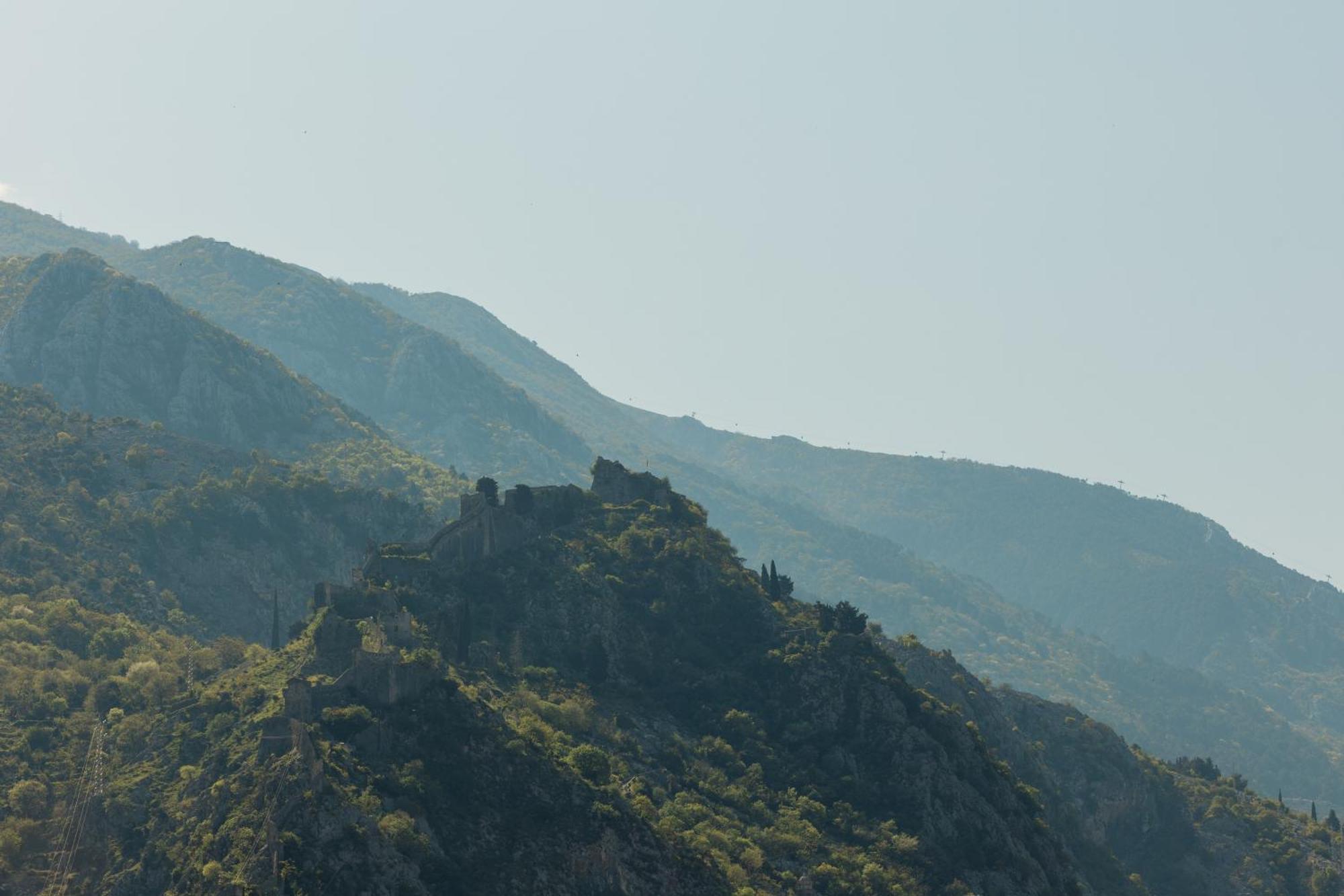 Kotor Sunrise Apartments ภายนอก รูปภาพ